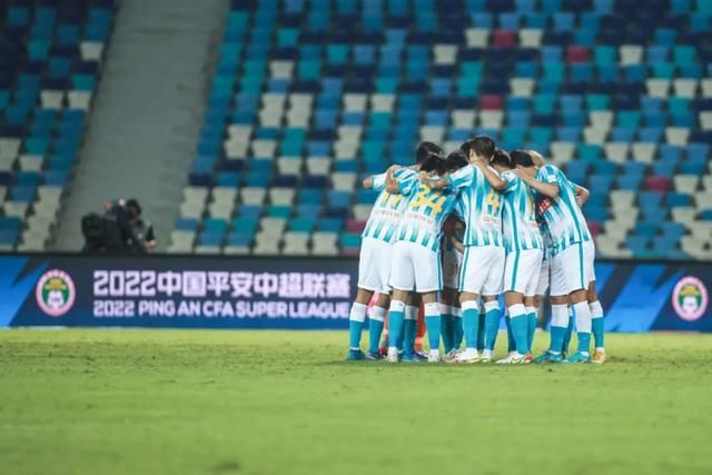 女仆开腿露出隐私视频